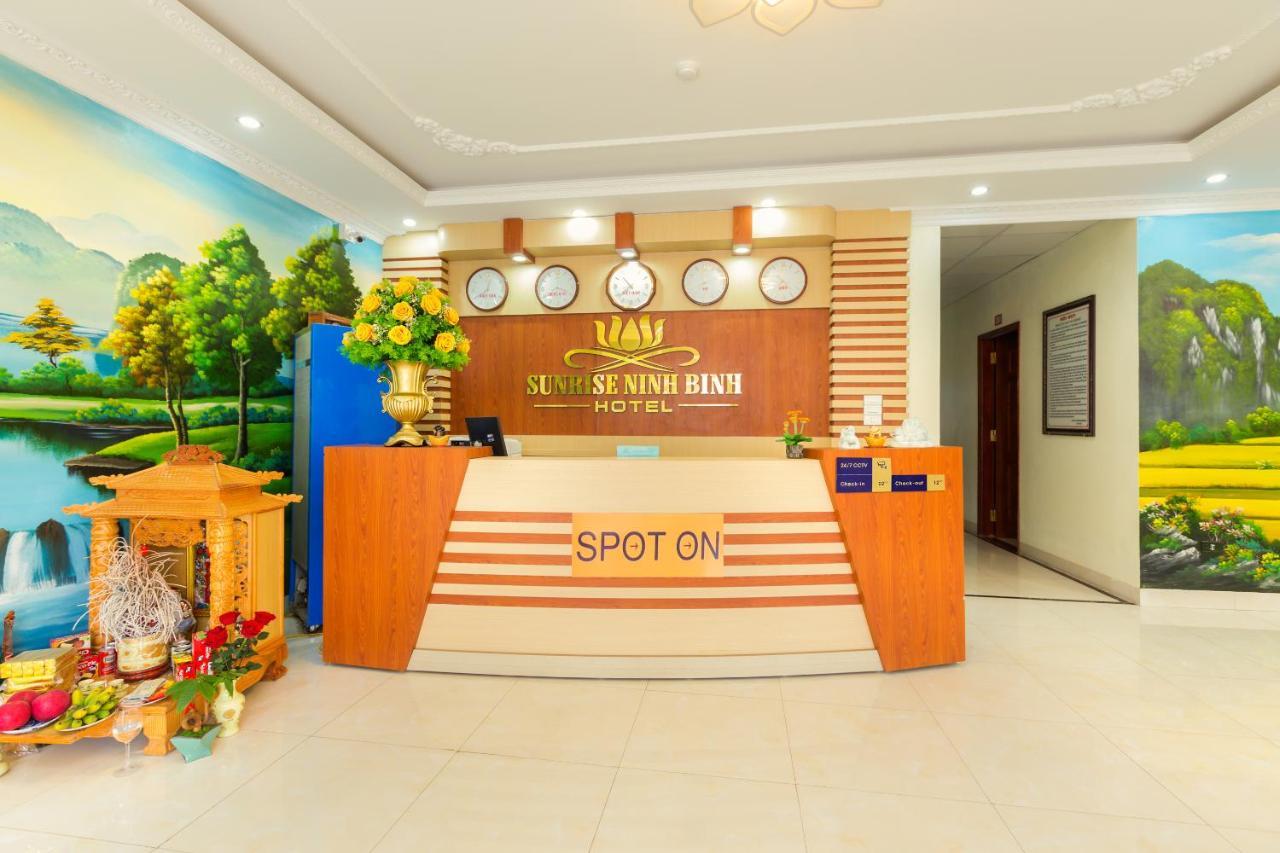 Spot On 861 Sunrise Hotel Ніньбінь Екстер'єр фото